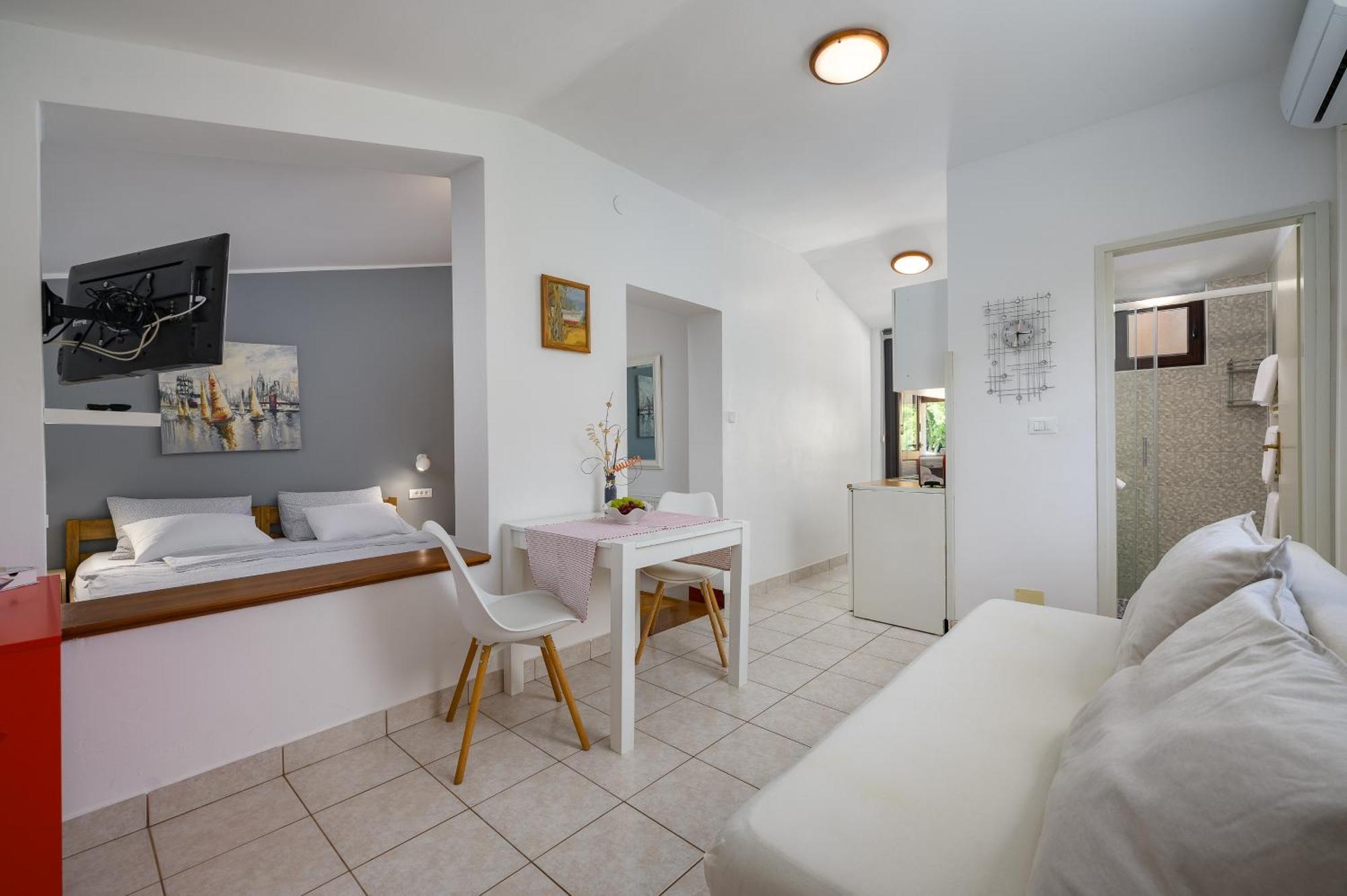 Apartments Tena Пореч Экстерьер фото